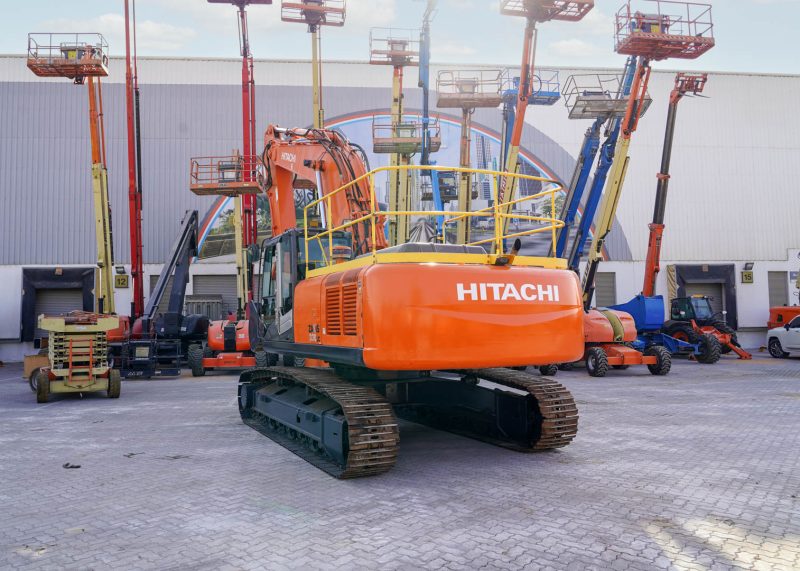 2011 HITACHI ZX330LC-3 Hydraulic Excavator
